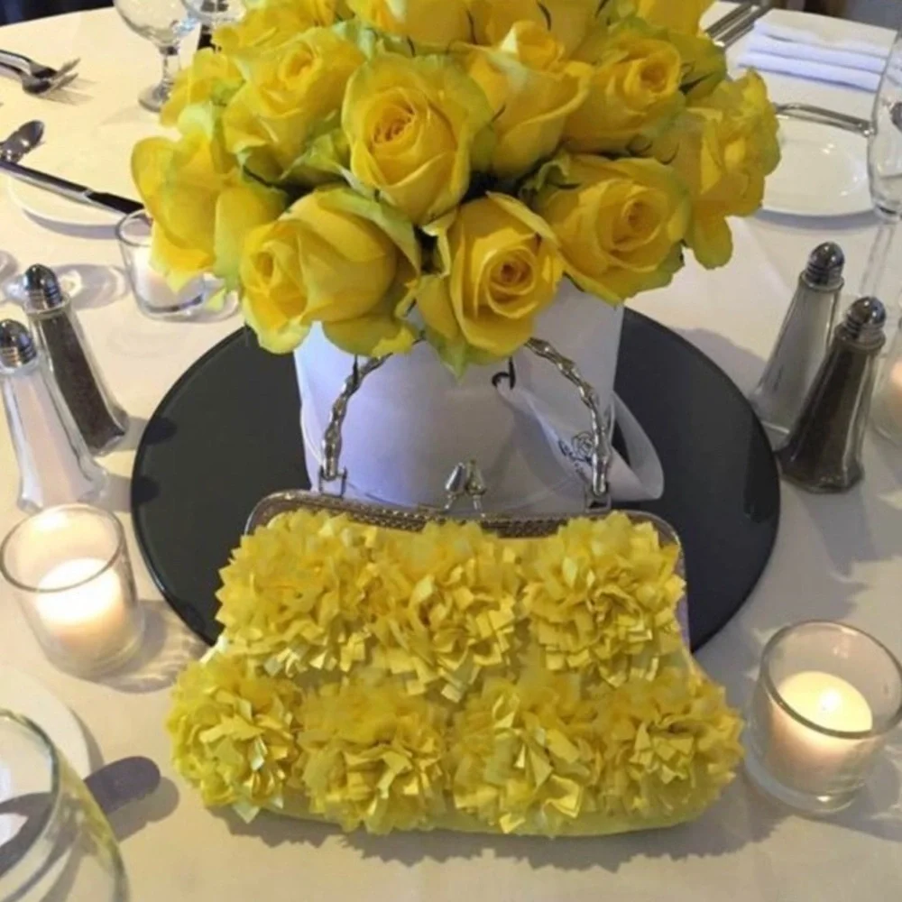 NWT BellaKiarapurse Vintage inspired yellow floral purse